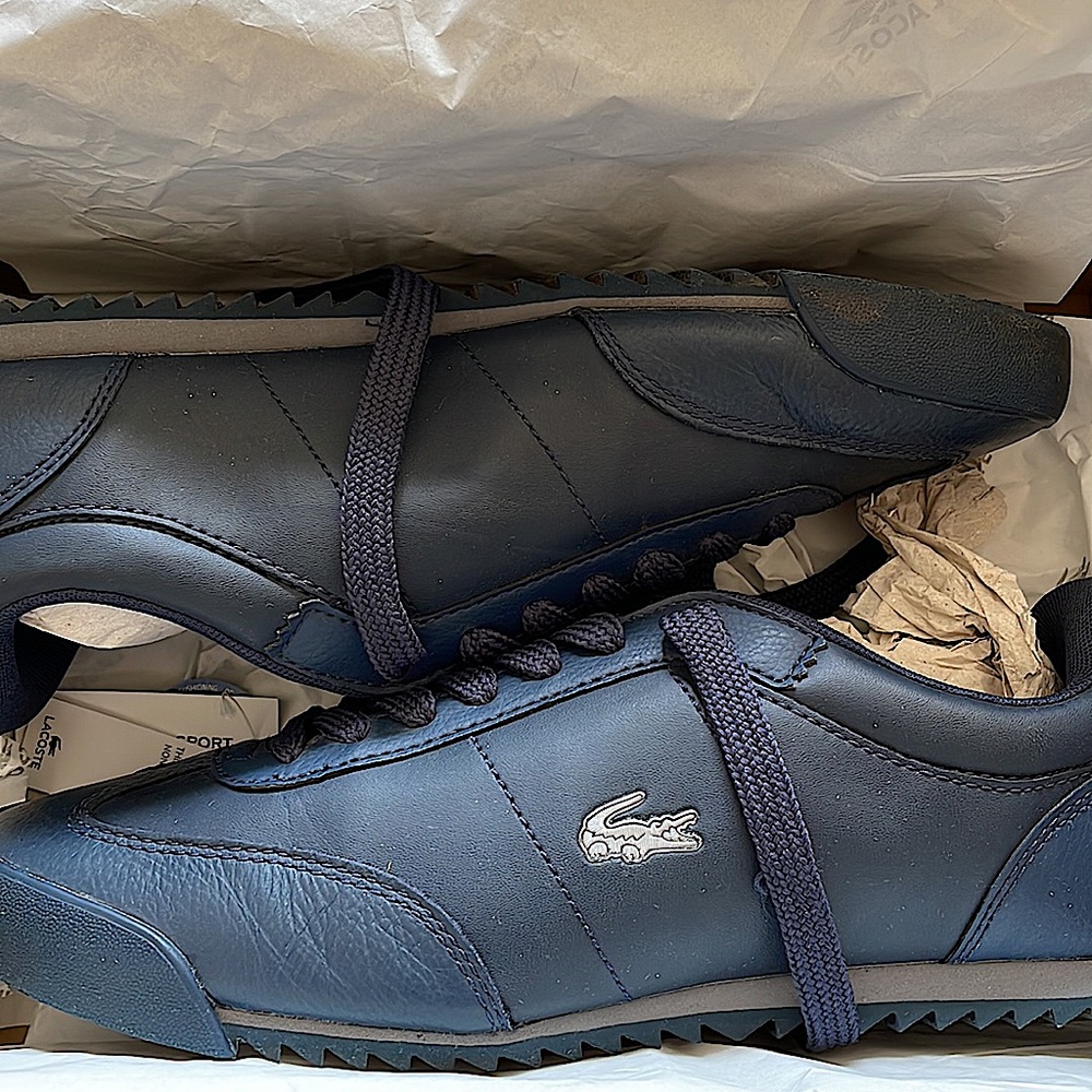 Lacoste shoes - Picture 2 of 4